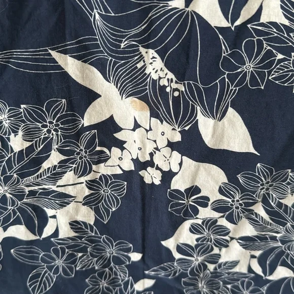 White pants & blue & white embroidered blouse - Picture 13 of 14